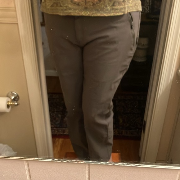 Craghoppers/ United Kingdom. Sz8. Comfy stretch/active. Lightweight/quick dry. - Picture 7 of 7